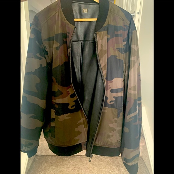 Calvin Klein Reversible Synthetic Leather/Camo Bomber Jacket - Picture 2 of 2